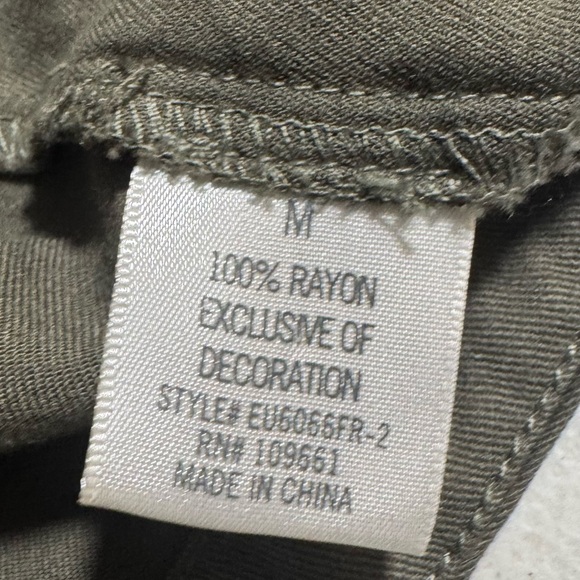 Miami Floral Embroidered Olive Green pocketed Front Tie Closure Vest Size M - Picture 11 of 12